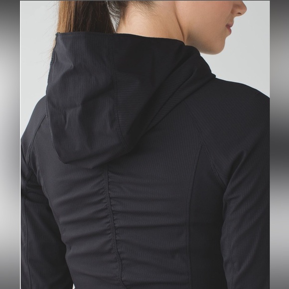 Lululemon In Flux Jacket - Picture 10 of 11